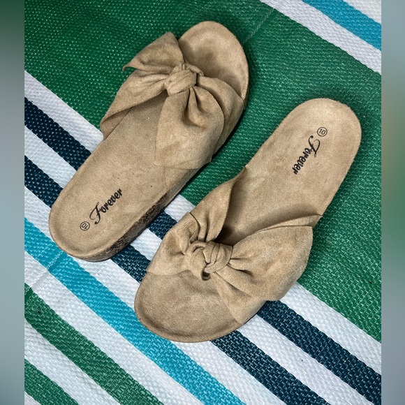 🎉✨ FOREVER LINK- Ingrid Bow Tan Suede Slide Sandals Women's Size 10 NWOT - Picture 9 of 15